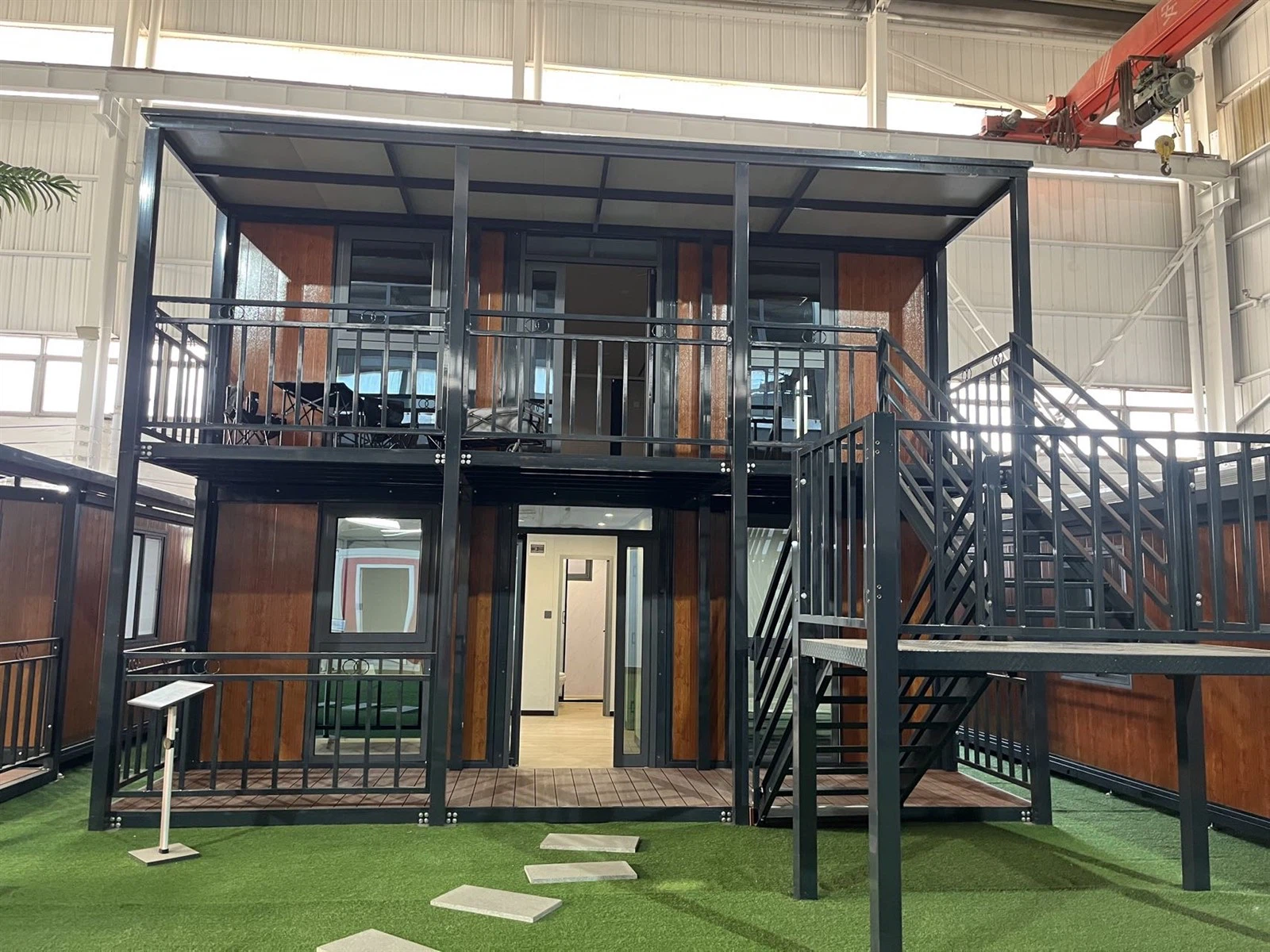 Deneyimsiz Bir Nakliye Konteyneri Evi Nasıl İnşa Edilir